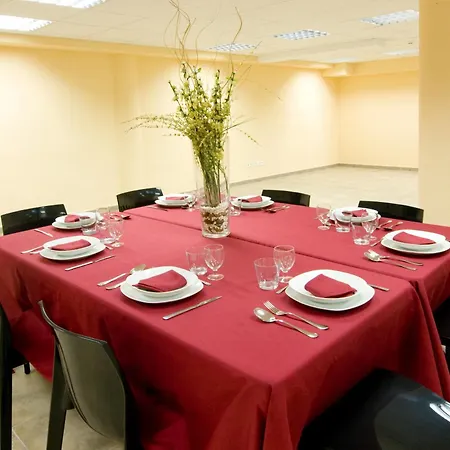 מלון Ciutat De Sant Adria סנט אדריה דה בסוס