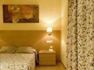 מלון Ciutat De Sant Adria 2*