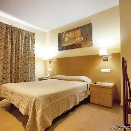 מלון Ciutat De Sant Adria 2*