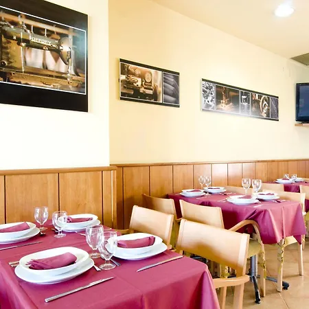 מלון Ciutat De Sant Adria 2*