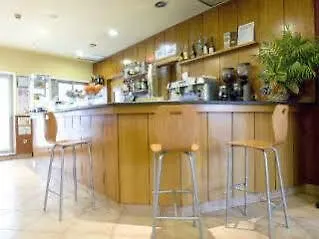 Ciutat De Sant Adria מלון