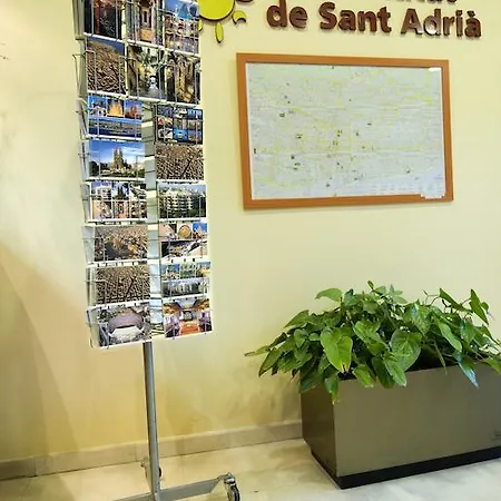 Hotel Ciutat De Sant Adria 2*
