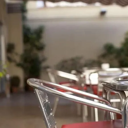 Hotel Ciutat De Sant Adria 2*