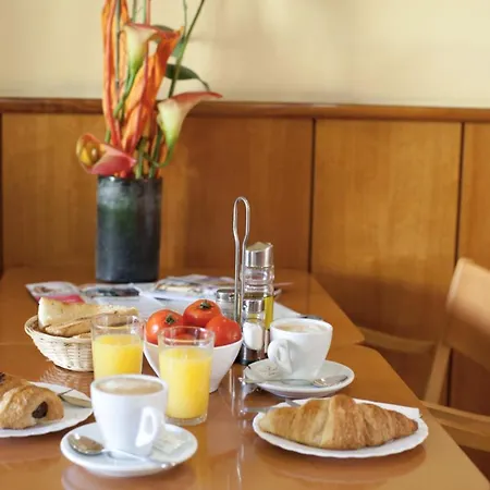 Ciutat De Sant Adria Hotel 2*