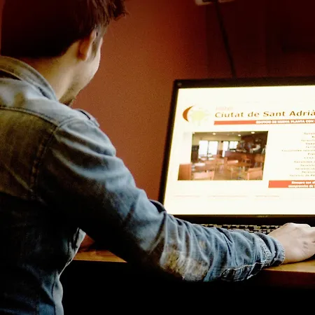 Hotel Ciutat De Sant Adria