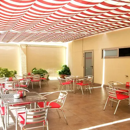 Hotel Ciutat De Sant Adria 2*