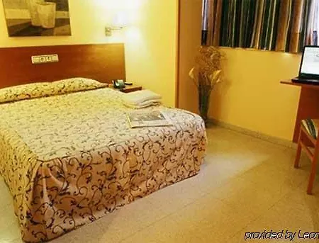 Hotel Ciutat De Sant Adria
