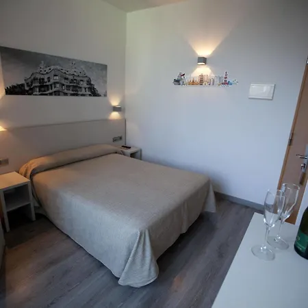 Ciutat De Sant Adria Hotel 2*