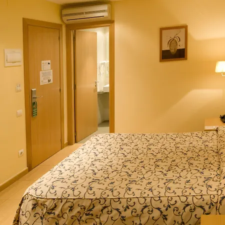 Ciutat De Sant Adria Ξενοδοχείο 2*